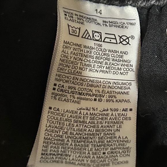 Old Navy  High Rise Sky Hi A-Line Black Denim
Cutoff Shorts Size 14. GUC - Picture 9 of 10